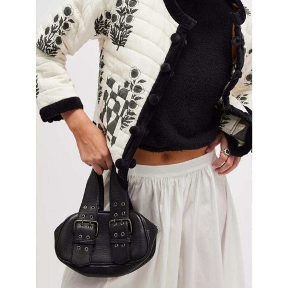 *FINAL PRICE DROP* Nwt Free People Say Yes Bag in Black - Picture 7 of 15